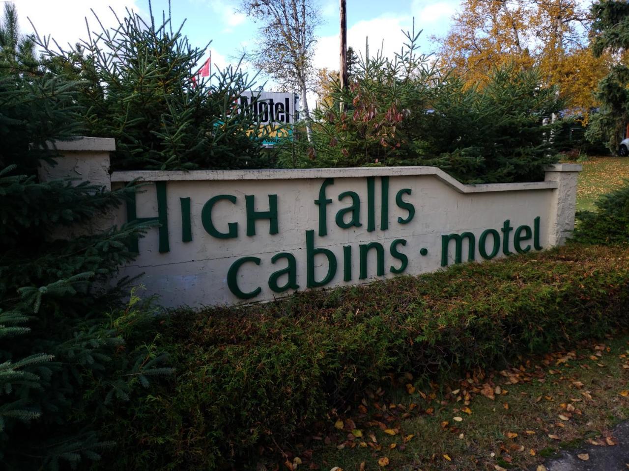 וואווה High Falls Motel & Cabins מראה חיצוני תמונה